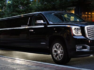 Top 5 Reasons to Choose a Limo for Your Airport Transfers